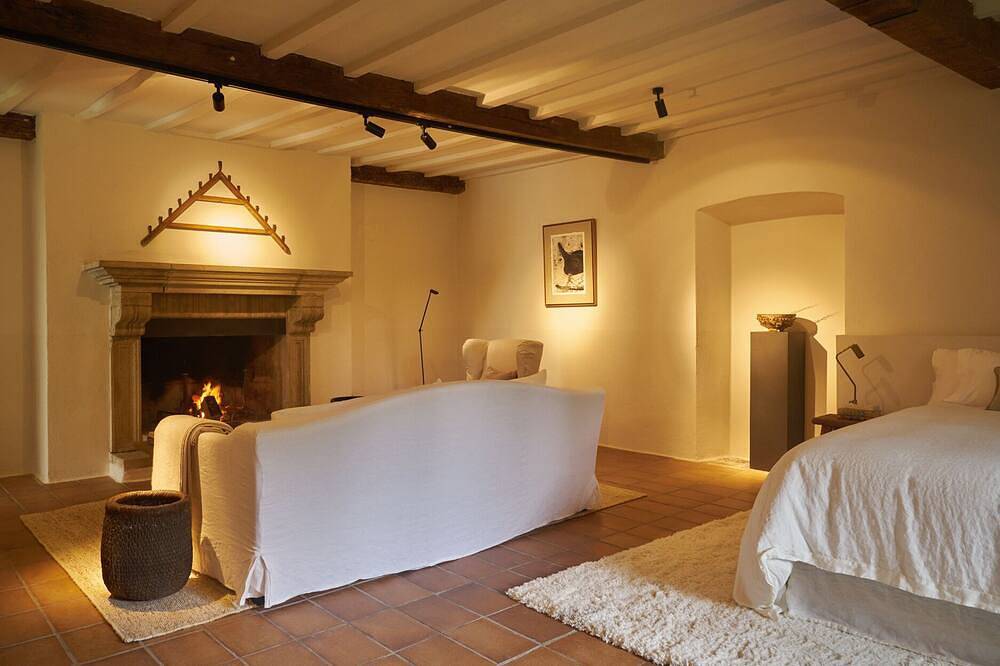 Apartamento entero, Apartamentos Rurales Solo Palacio. Entorno Exclusivo en mitad de la naturaleza. in Llanuces, Quirós