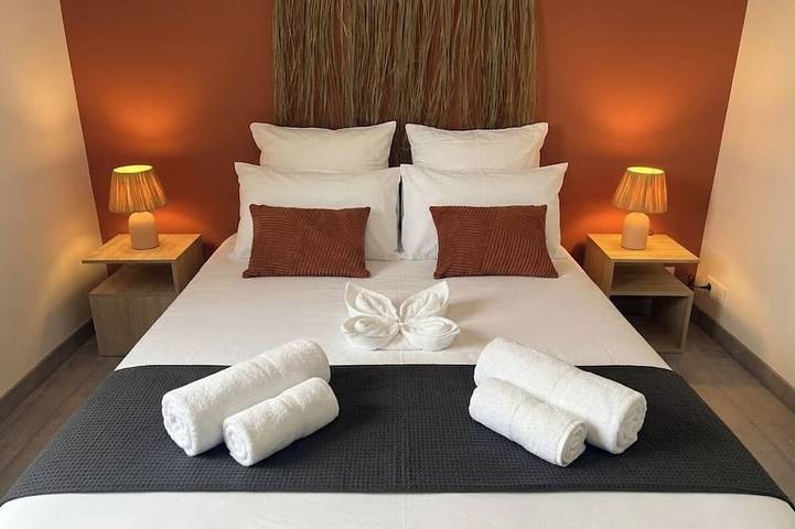 La Villa Des 5 Mondes - Swimming pool / garden/ Parking - 10p in Treillières, Nantes region