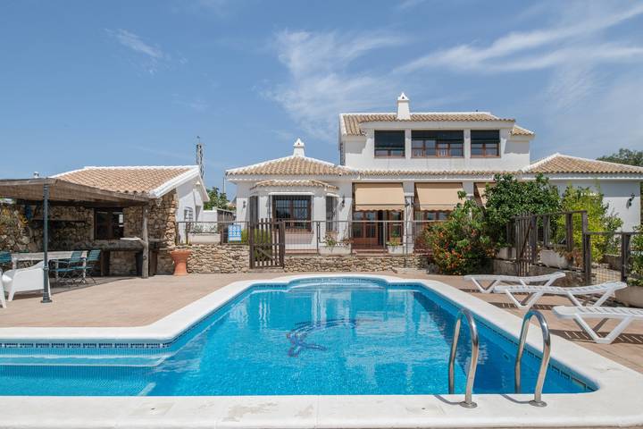 Chalet para 12 personas, con Balcón además de Jacuzzi y Jardín en Conil de la Frontera