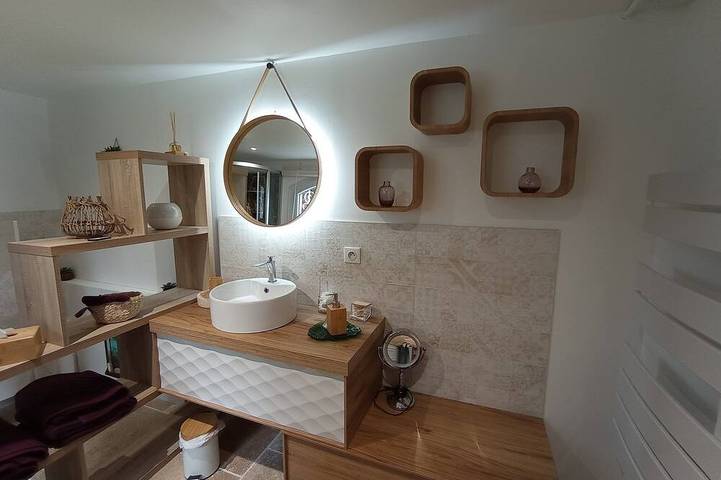 Gîte pour 2 personnes, avec jardin et piscine ainsi que terrasse et jacuzzi à Trélissac - 4