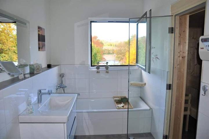 Ferienhaus direkt am Diemelsee-Willingen-Sauna-3 Schlafzimmer-2 Terrassen in Diemelsee, die Mittelgebirge
