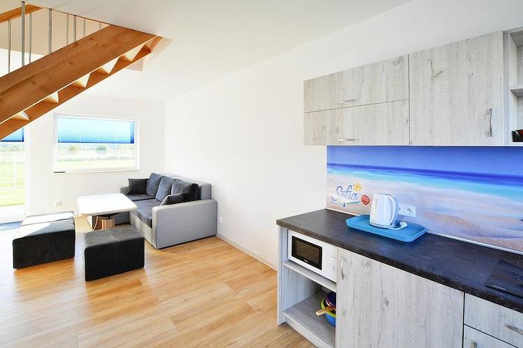 Zweistöckige Ferienhäuser mit Sommerpool in Jarosławiec, Powiat Sławieński