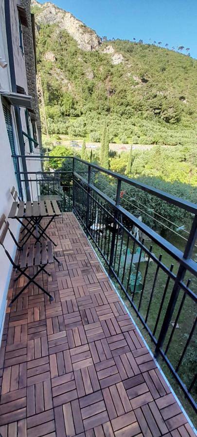 Gîte pour 6 personnes, avec vue et balcon à Cisano sul Neva - 3