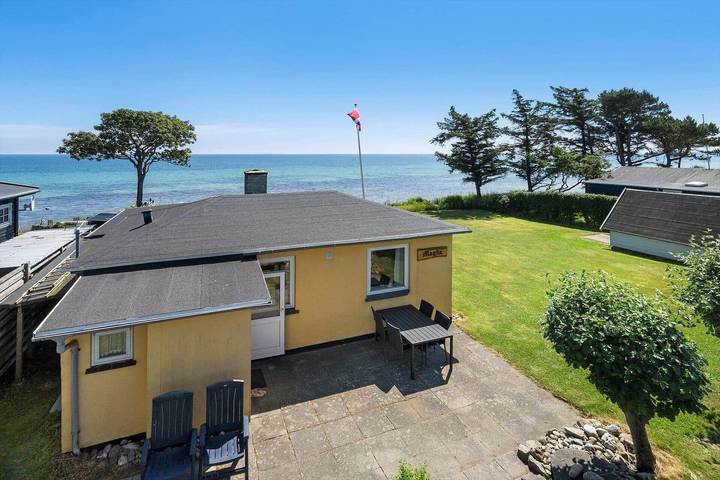 Ferieudlejning for 4 personer, med terrasse på Samsø