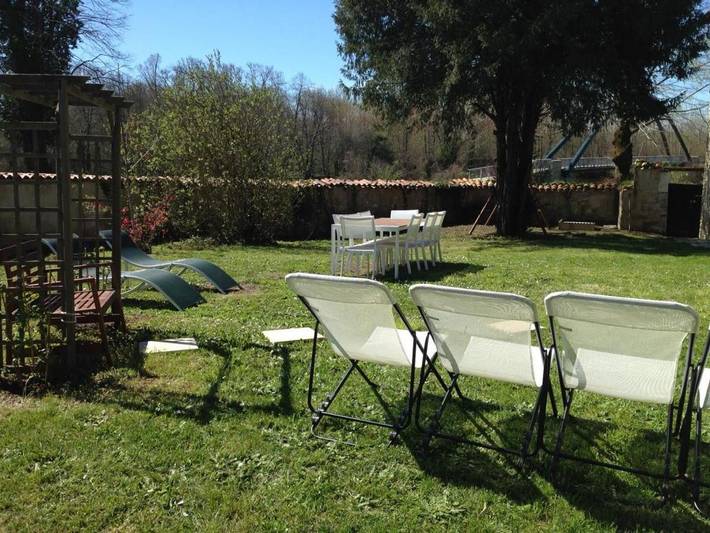 Location de vacances pour 4 personnes, avec Terrasse et Jardin à Annesse-et-Beaulieu