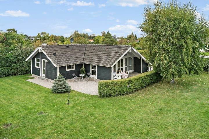 Ferienhaus für 4 Personen, mit Terrasse in Næsby Strand Seeland