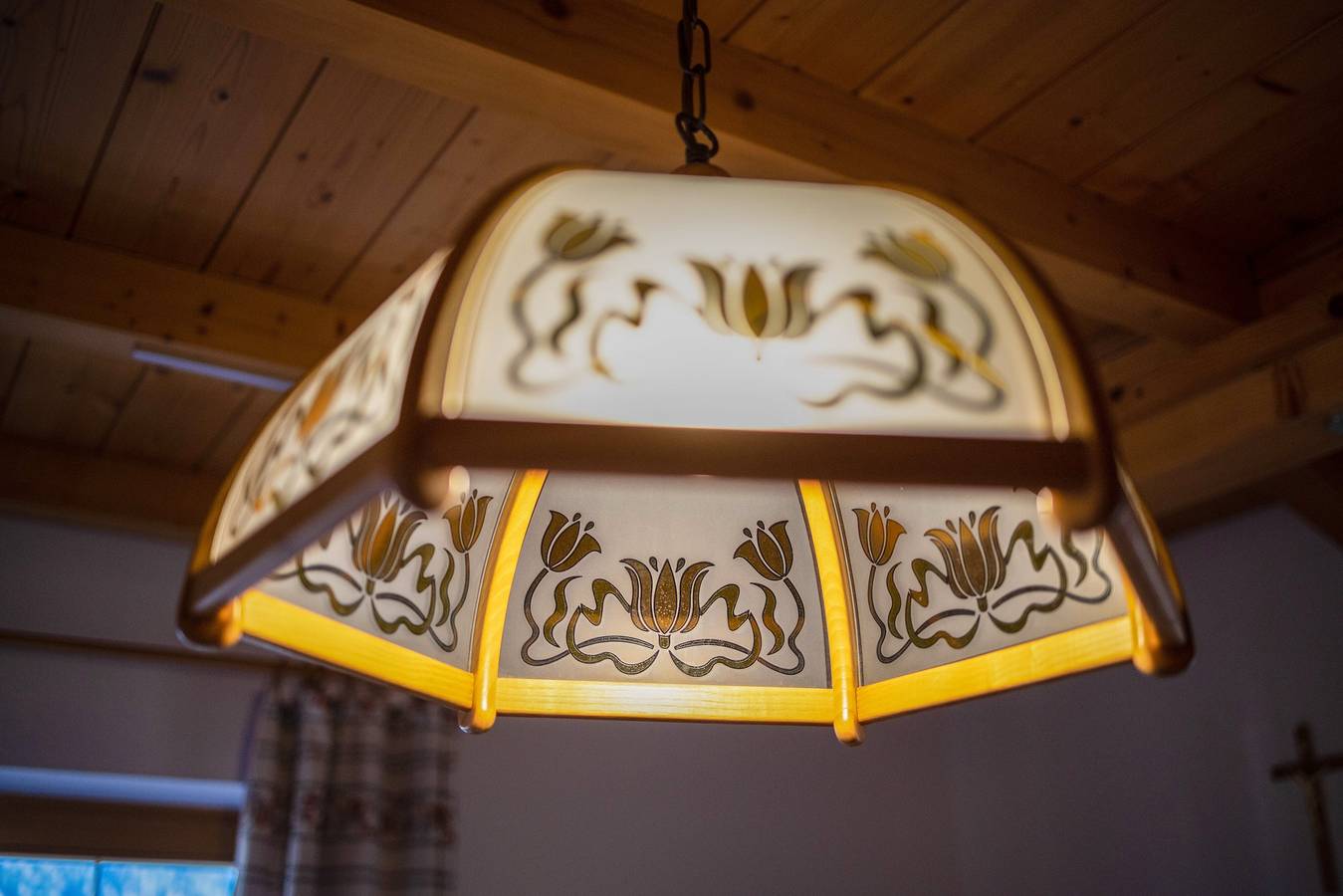 Ganze Wohnung, Rustikale Ferienwohnung "Villa Mazzel" mit Wlan, Balkon & Bergblick in San Giovanni di Fassa, Dolomiti Superski