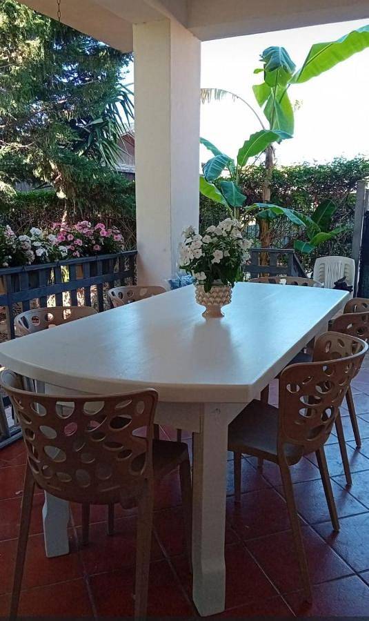 Villa für 4 Personen, mit Balkon und Terrasse sowie Garten und Pool