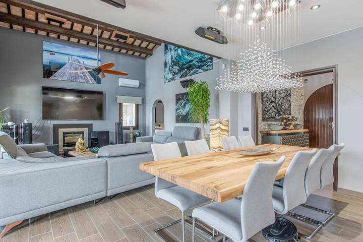 Location de vacances pour 8 personnes, avec jardin ainsi que jacuzzi et piscine à Peralada - 2