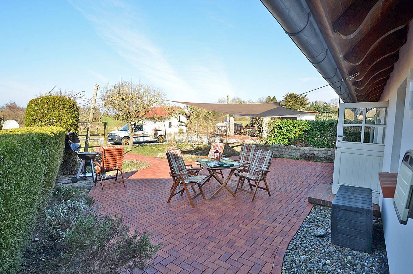 Ganze Wohnung, Über 2 Etagen am Bodden, Terrasse mit Gartenmöbel, Waschmaschine und Internet in Polchow, Glowe