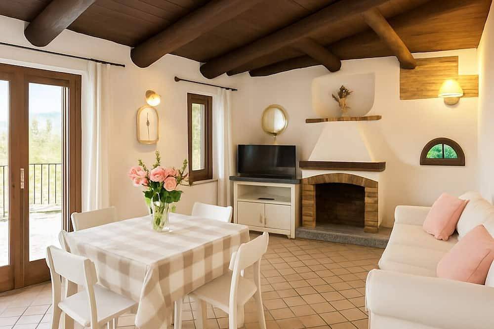 Appartamento intero, Maratea, appartamento vista mare con uso piscina, 700 metri dal mare. in Maratea, Provincia di Potenza