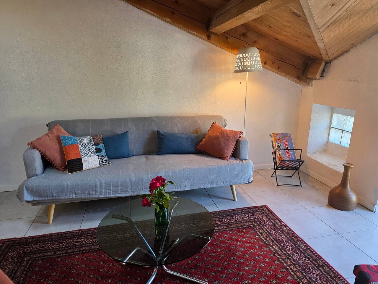 Ganze Wohnung, Elegantes T3-Apartment mit Terrasse im Herzen von Vals-les-Bains in Vals-les-Bains, Parc naturel régional des Monts d'Ardèche