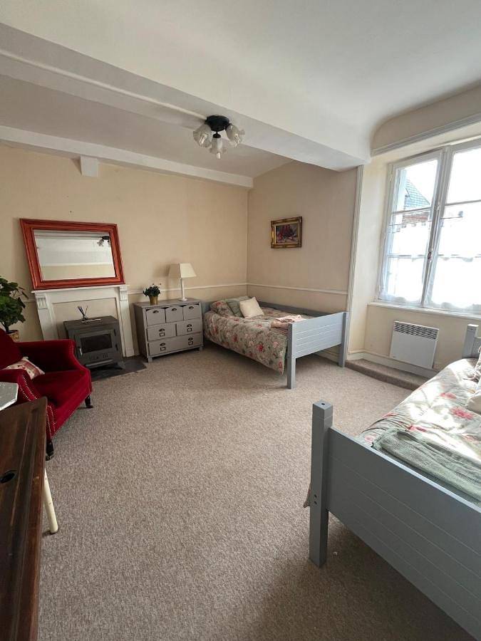 Two-Bedroom House in Saint-Fraimbault, Parc naturel régional Normandie-Maine