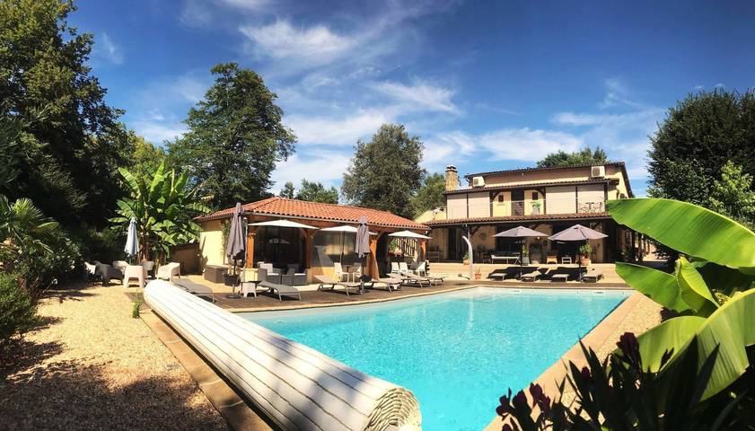 Chambre d’hôte pour 2 personnes, avec jardin et piscine