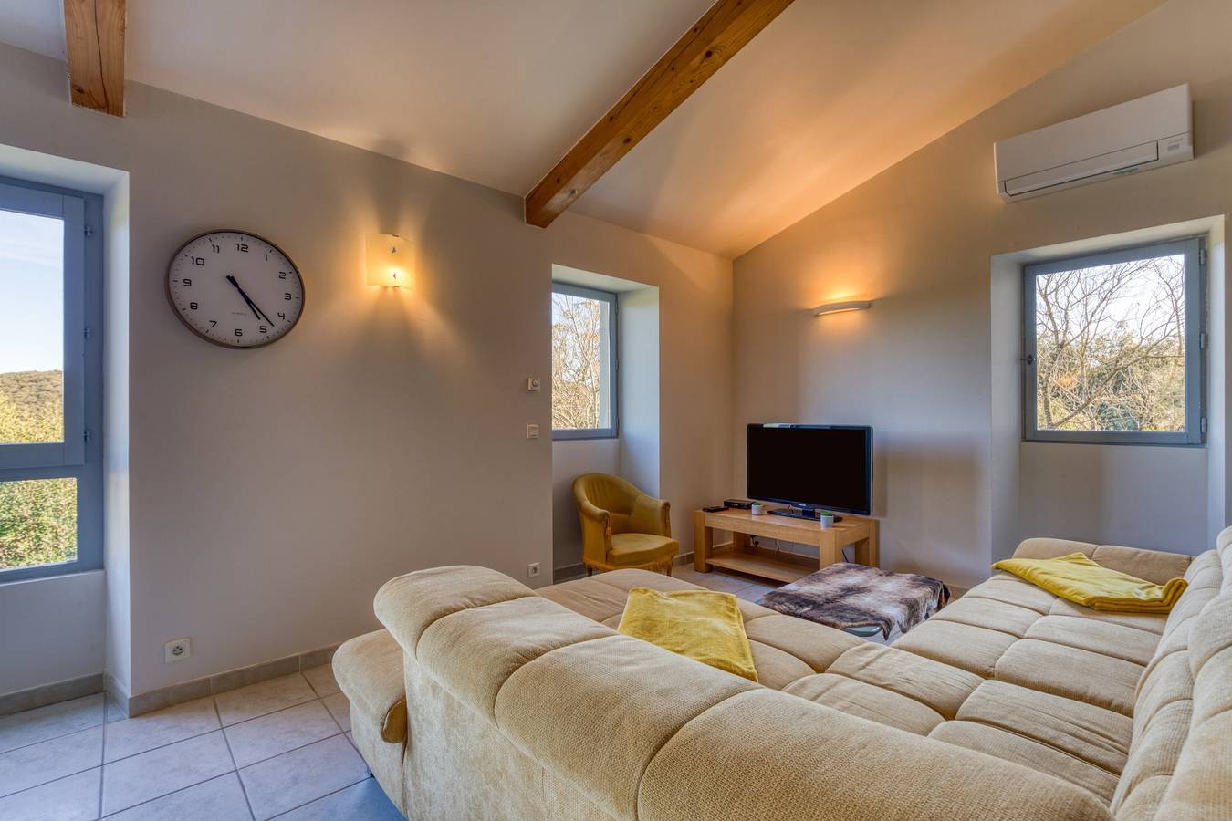 Maison de vacances "Les Hauts d'Issensac", pisicne et plages privées in Causse-de-la-Selle, Région de Lodève