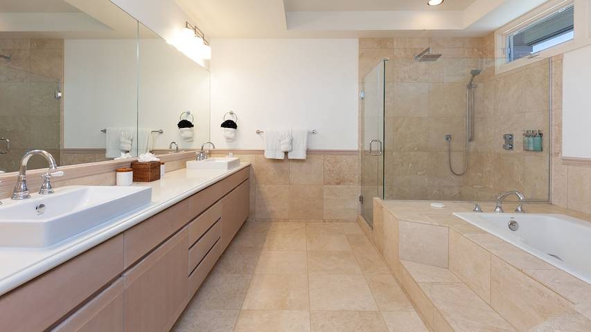 Holiday home for 5 people, with garden and pool as well as hot tub - 1