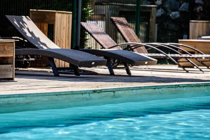 Hôtel pour 3 personnes, avec terrasse et piscine