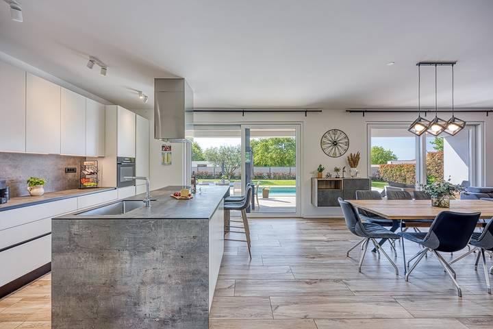 Ferienhaus für 10 Personen, mit Garten und Pool, mit Haustier in Nova Vas - 4