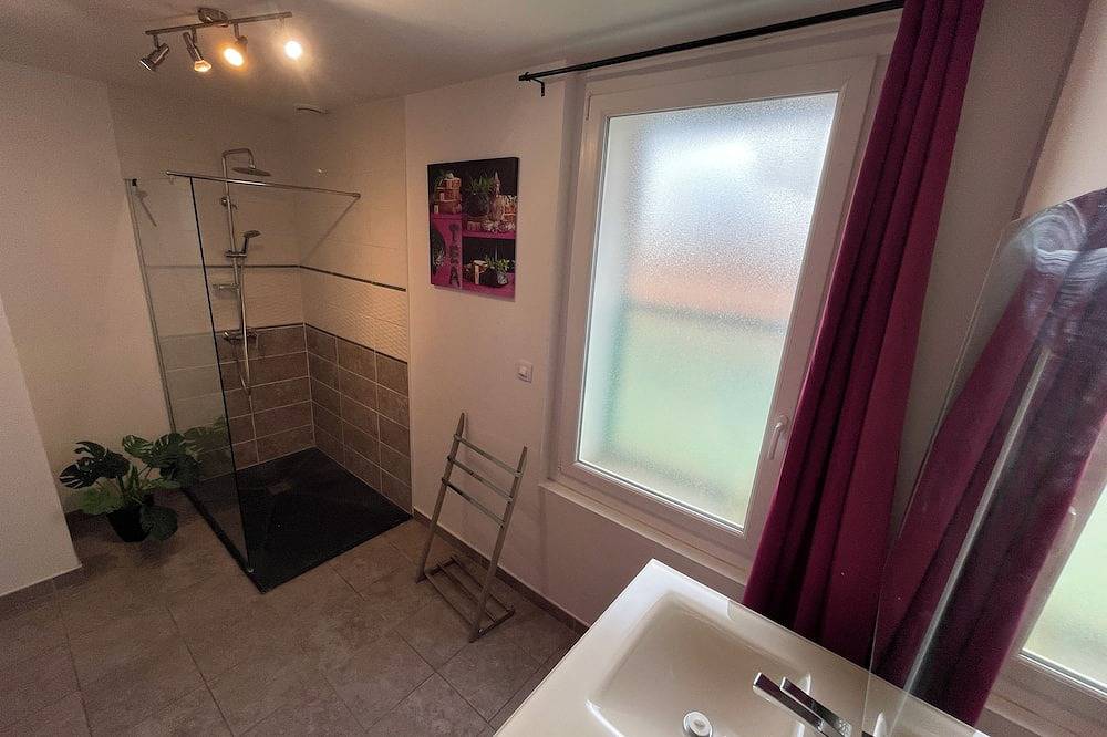 Appartement entier, Appartement F4 130m2 cure/vacance in Balaruc-le-Vieux, Côte méditerranéenne (France)
