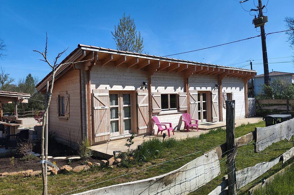 Gästezimmer 'Au Chant Des Oiseaux - Mésanges -' in Varen, Holzofenpizza und Klimaanlage in Varen, Zentralmassiv