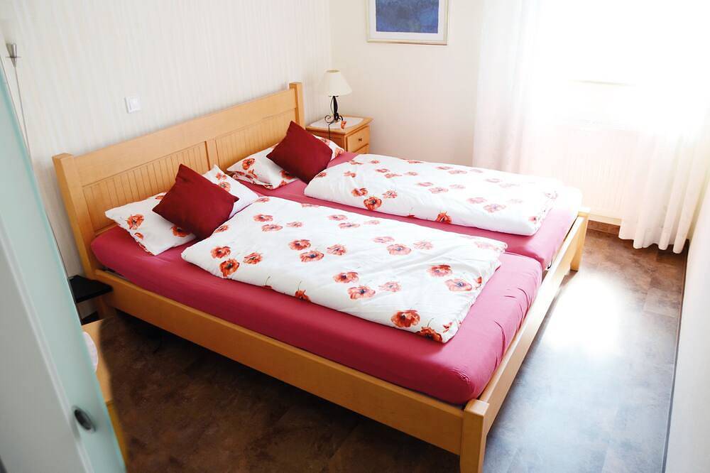 Ganze Wohnung, Willkommen in unserer 4 Sterne Ferienwohnung Im Rosental in Andernach  am Rhein in Andernach, Osteifel