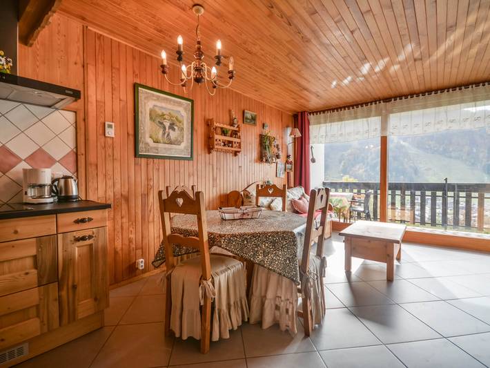 Appartement de vacances pour 4 personnes, avec Balcon ainsi que Piscine et Vue à Morzine