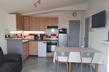 Gîte pour 4 personnes, avec terrasse dans Plage de la Touesse
