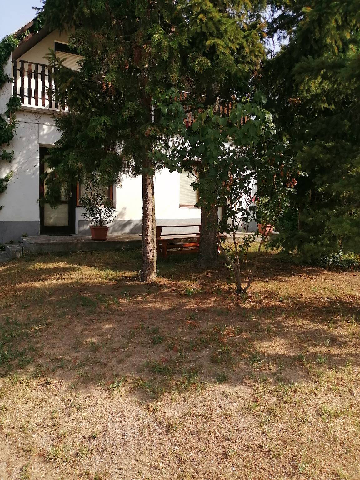 Ganzes Studio, Studio mit großem gepflegtem Garten  in Gyenesdias, Balaton Hochland Nationalpark