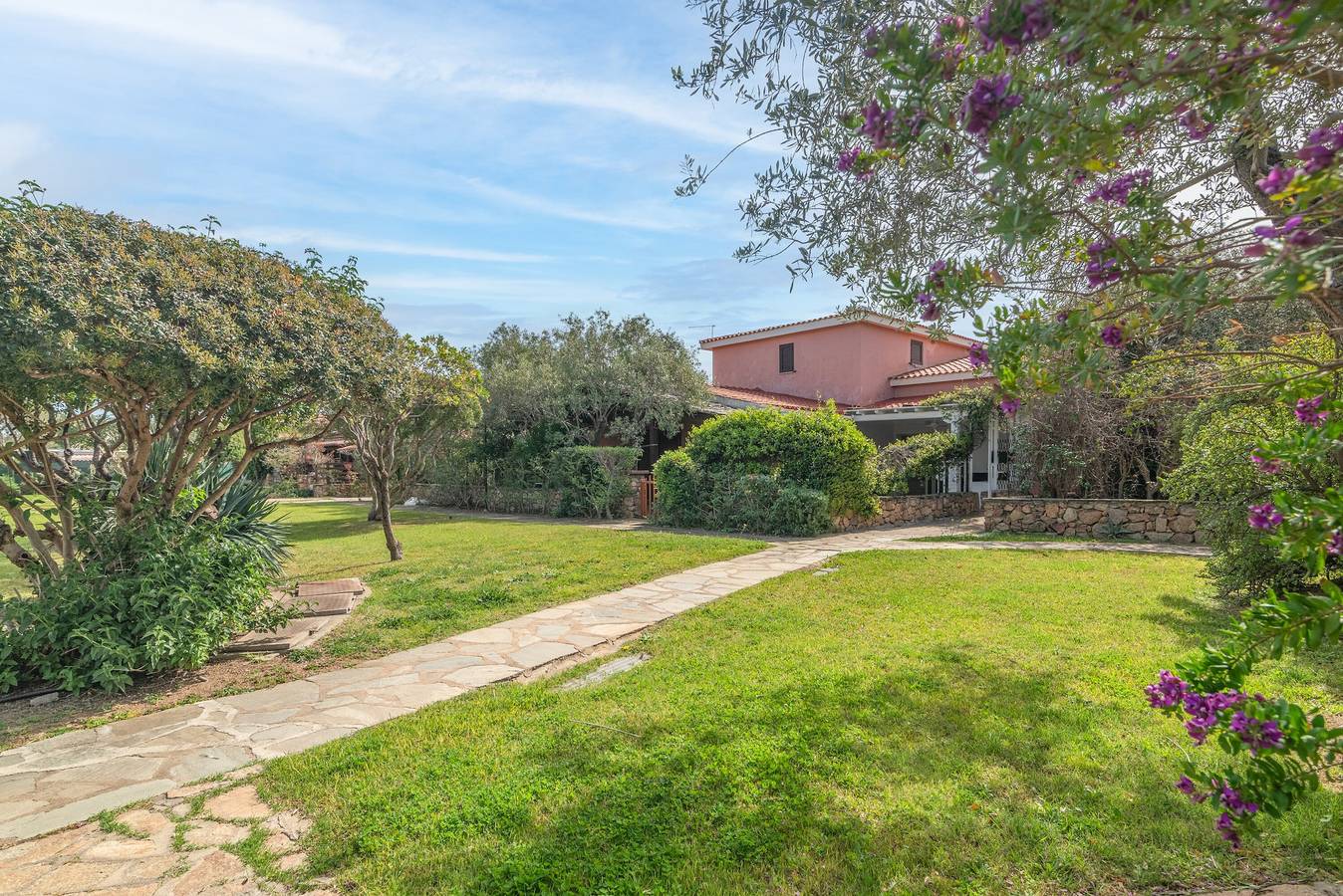 Casa vacanze 'Villetta Li Menduli' con terrazza privata e aria condizionata in San Teodoro, Olbia-Tempio