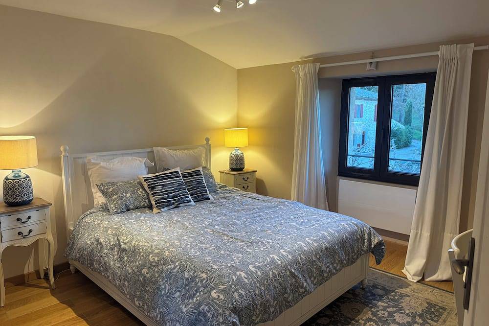 Spacious 4-bed home set on Chateau L’Arc Golf Club, 20 mins from Aix en Provence in Fuveau, Region de Aix-en-Provence