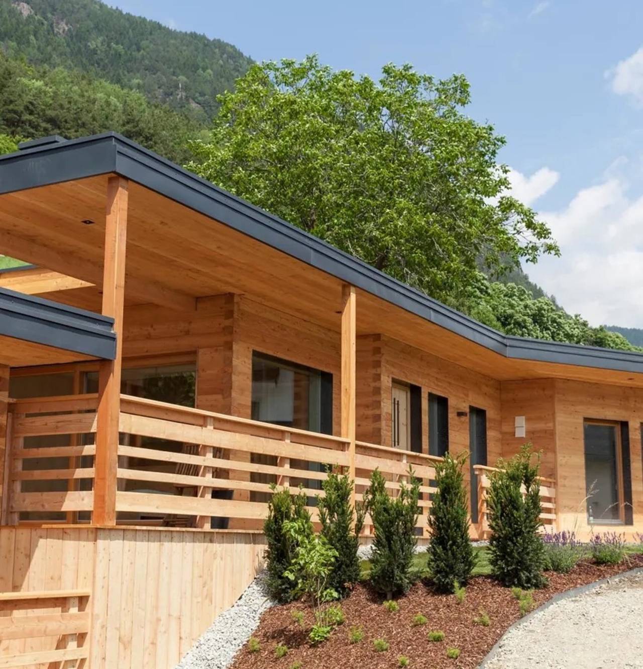 Chalet 'Pennhof Castanea 3' with Mountain View, Private Terrace and Wi-Fi in Saubach (Barbian), Barbian