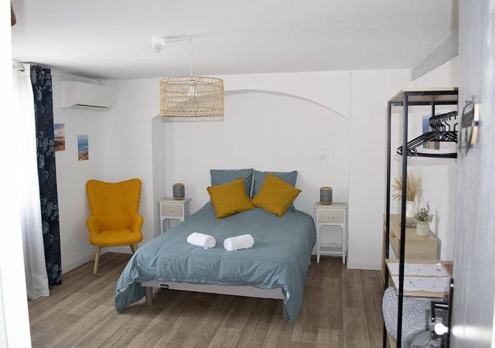 Gîte pour 2 personnes, avec terrasse ainsi que piscine et jardin à Herm - 4
