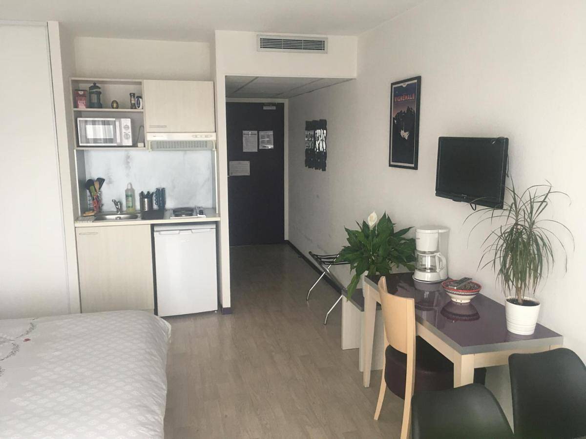 Appartement entier, One-Bedroom Apartment in Lourdes, Hautes-Pyrénées