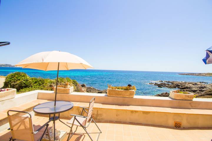 Apartamento vacacional entero, Auténtica casa de pescadores en primera línea de mar in Es Carregador, Capdepera