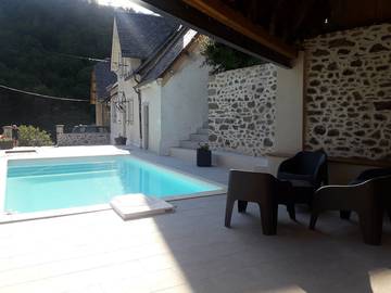 Gîte pour 6 personnes, avec piscine ainsi que terrasse et jardin en Corrèze