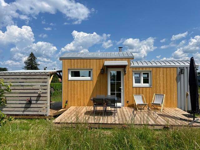 Location de vacances pour 2 personnes, avec Jacuzzi et Terrasse ainsi que Jardin et Vue à Champdray