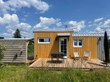 Gîte pour 2 personnes, avec vue ainsi que terrasse et jardin, animaux acceptés à Champdray