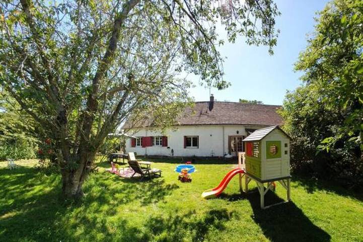 Location de vacances pour 10 personnes, avec jardin et terrasse, animaux acceptés dans Le Boullay-Thierry