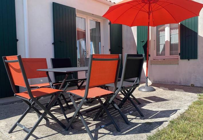 Location de vacances pour 9 personnes, avec terrasse et jardin dans La Remigeasse - 3