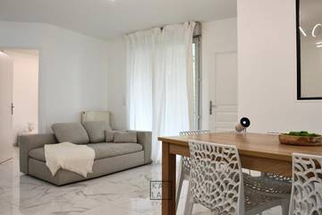 Gîte pour 6 personnes, avec vue sur le lac ainsi que vue et balcon à Lognes