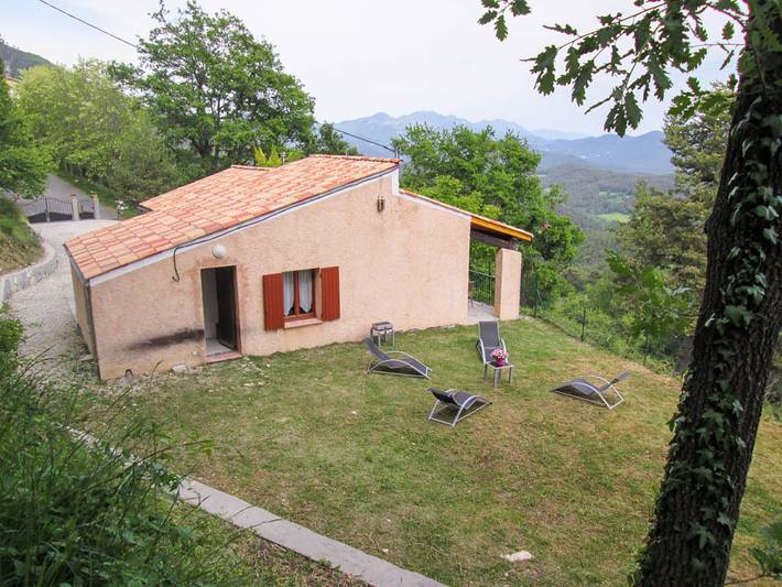 Gîte pour 6 personnes, avec Terrasse et Jardin