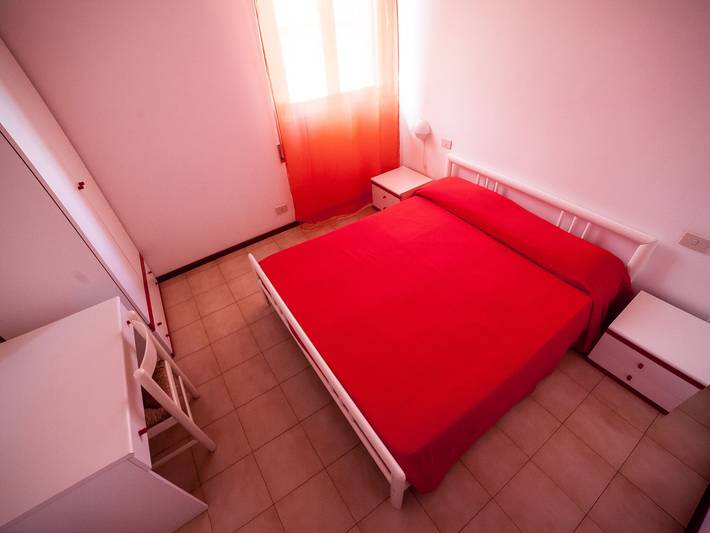 Ferienwohnung für 4 Personen, mit Kinderpool und Pool sowie Balkon und Garten, mit Haustier