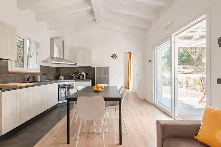 Casa sulla spiaggia per 6 persone, con terrazza, con animali domestici sull' Isola d'Elba