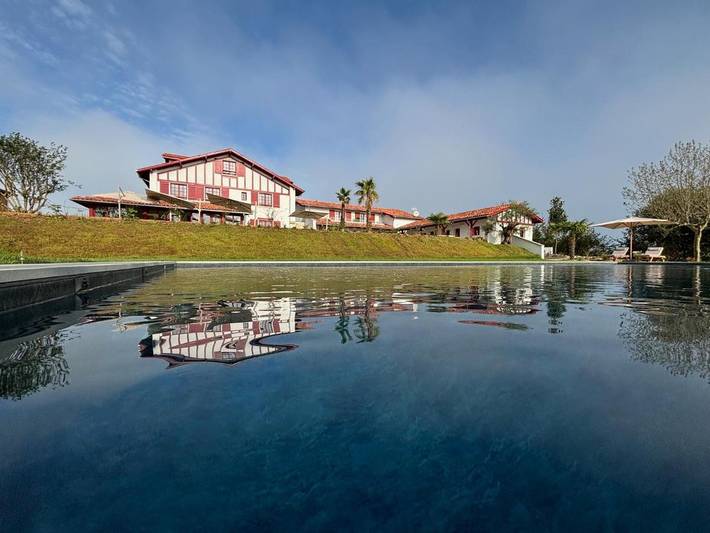 Hôtel pour 4 personnes, avec jardin et piscine ainsi que sauna et vue à Arbonne - 2