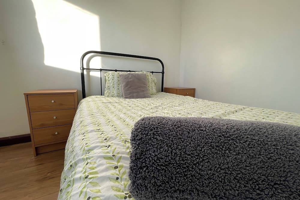 Peaceful 4-bedroom house in quaint stevenage perfect for families & contractors in Stevenage, Hertfordshire