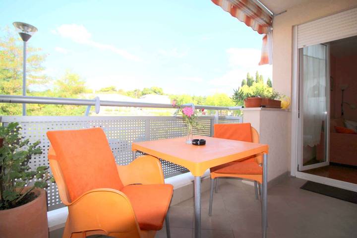 Ferienwohnung für 2 Personen, mit Balkon in Poreč
