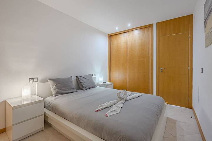 Appartement entier, Appartement duplex spacieux avec piscines et bar-restaurant in Playa Paraíso, Adeje