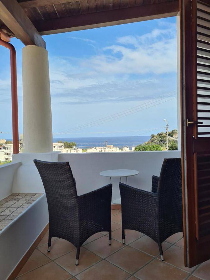 Maison d’hôte pour 2 personnes, avec vue et balcon, adapté aux familles à Lipari - 2