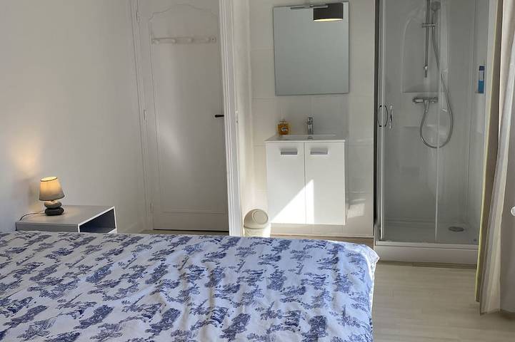 Villa 300 m beach shops quiet linen included suitable for all ages in Vaux-sur-Mer, Côte de Beauté