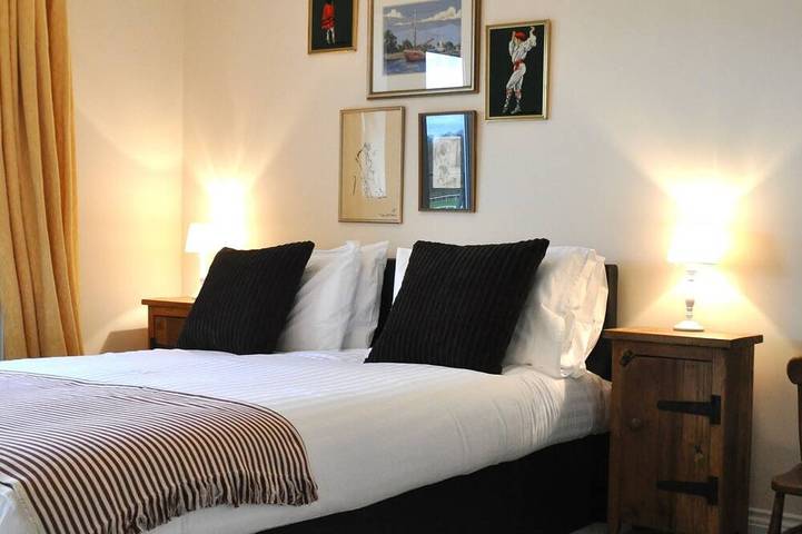 Sleeps 6, Parking, Great View. 3 Bedrooms, 4 beds, easy walk to town centry in Stratford upon Avon, Warwickshire